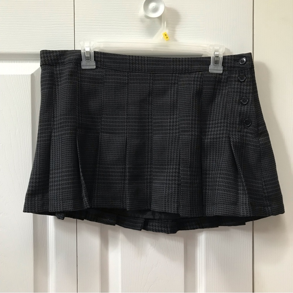 Y2K grunge goth Miley Cyrus & Max Azria mini skirt